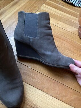 Wedge Chelsea Ankle Boots in Gray Suede